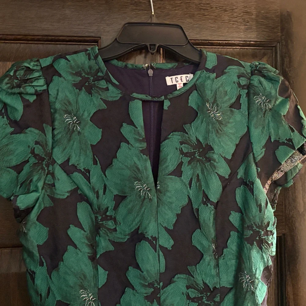 TCEC Green Floral Dress - Picture 3 of 5